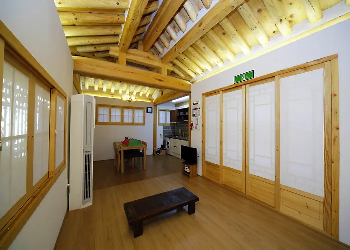 Affittacamere Hanok 24 Gyeongbokgung 2*